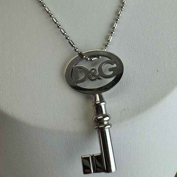 Dolce & Gabbana Steel Single Key Pendant Necklace NIB - Picture 3 of 11